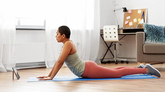 ThermaCare_Uebungen-und-Yoga-gegen-Regelschmerzen_570x320_7 ThermaCare_Uebungen-und-Yoga-gegen-Regelschmerzen_570x320_7